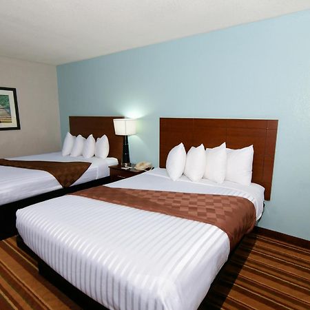 Rock Island Inn & Suites Marshalltown מראה חיצוני תמונה