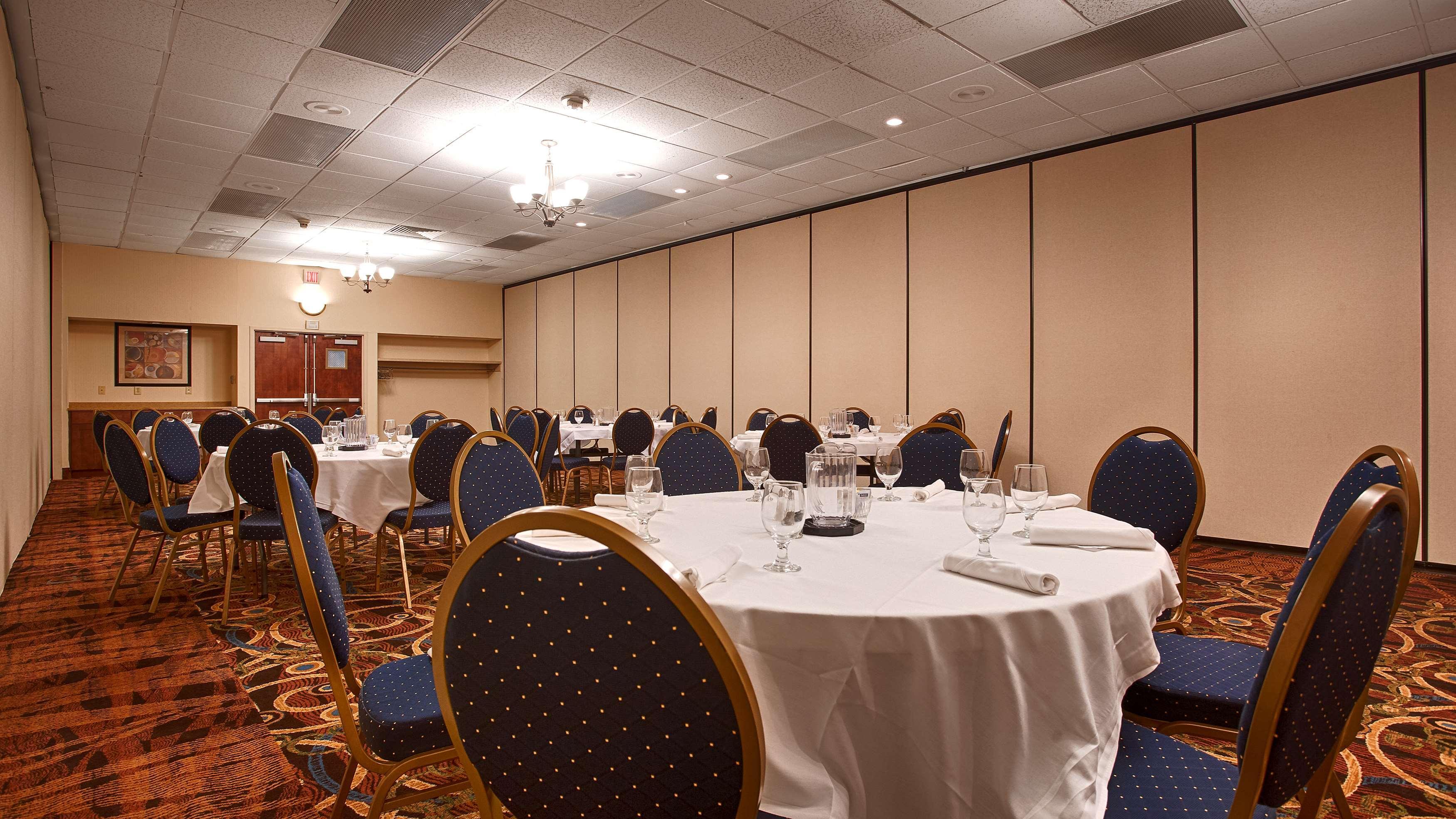 Rock Island Inn & Suites Marshalltown מראה חיצוני תמונה
