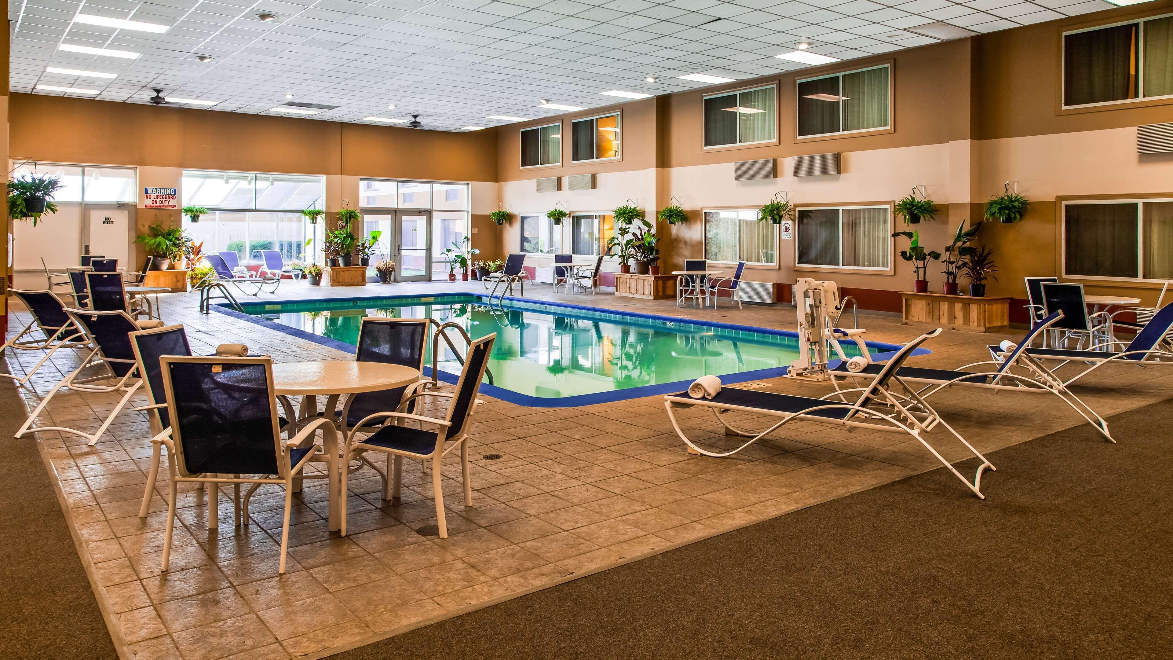 Rock Island Inn & Suites Marshalltown מראה חיצוני תמונה