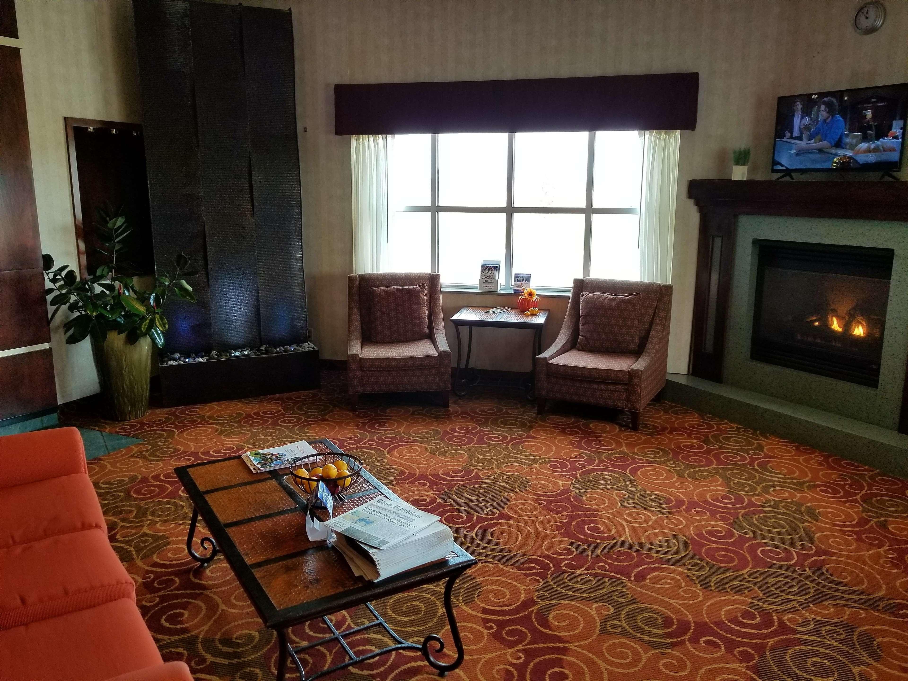 Rock Island Inn & Suites Marshalltown מראה חיצוני תמונה