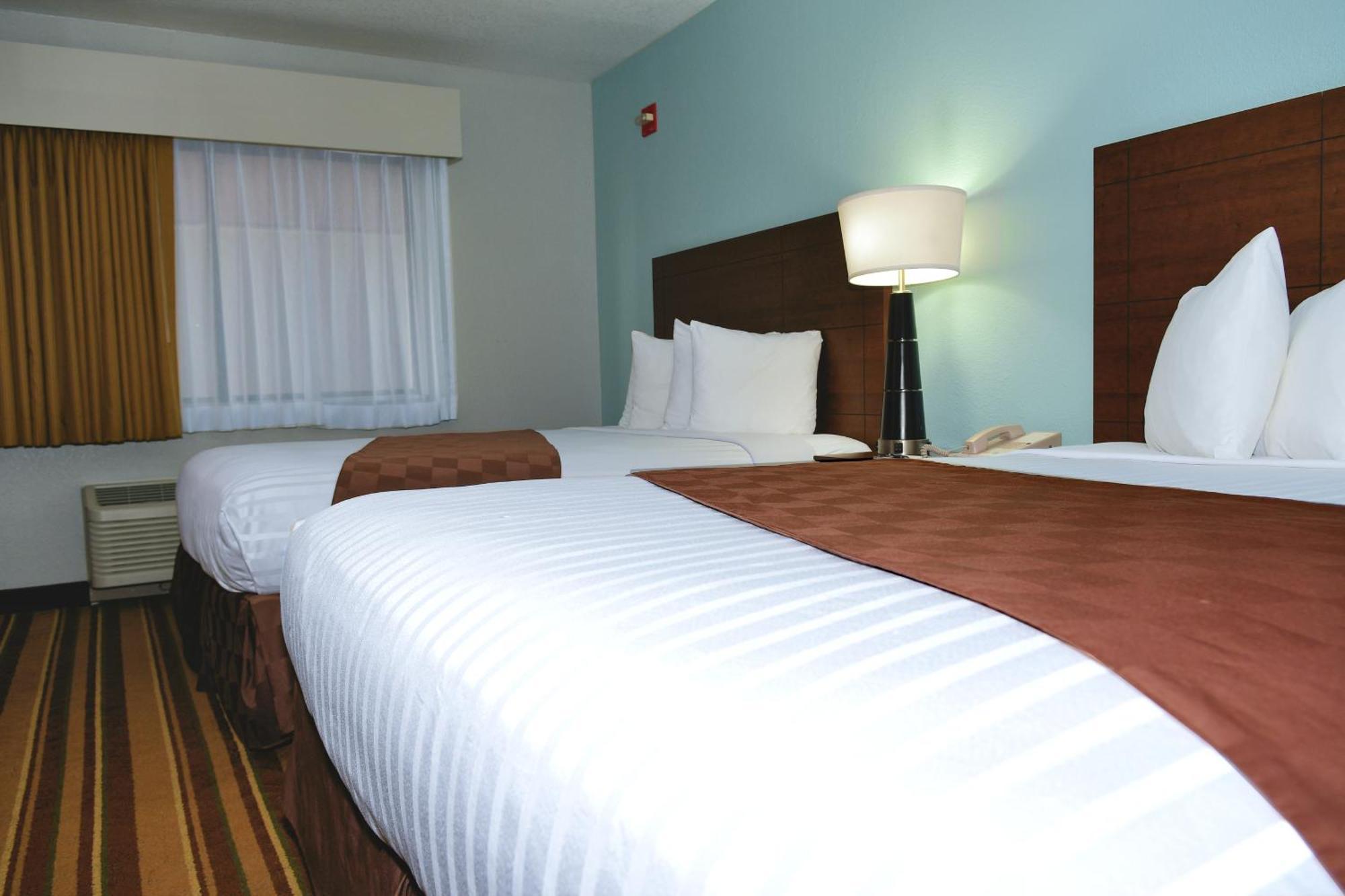 Rock Island Inn & Suites Marshalltown מראה חיצוני תמונה