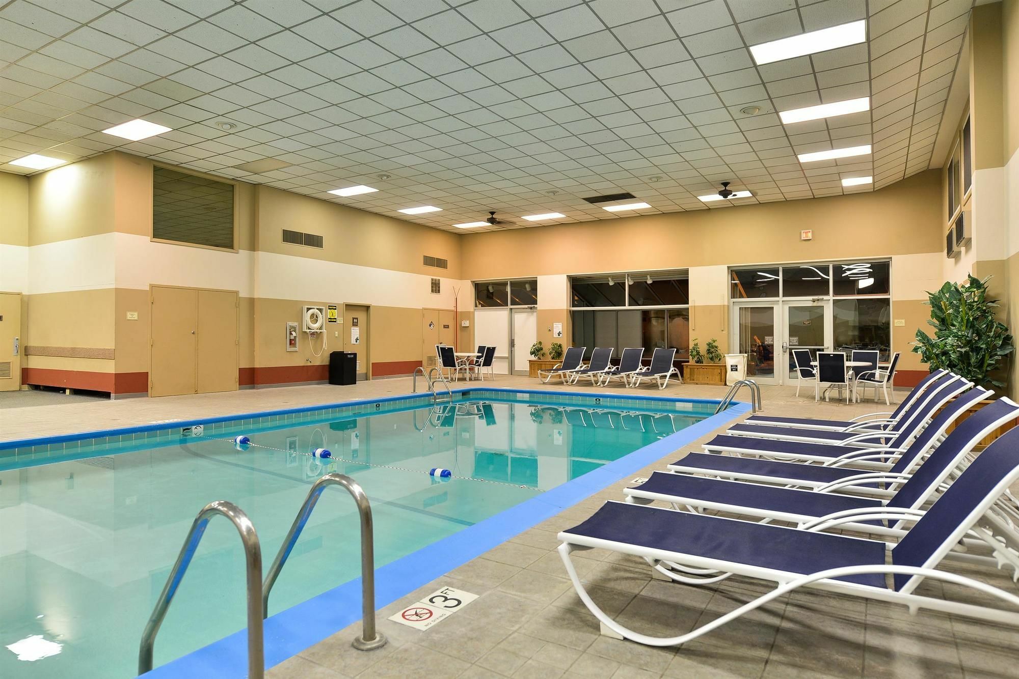 Rock Island Inn & Suites Marshalltown מראה חיצוני תמונה